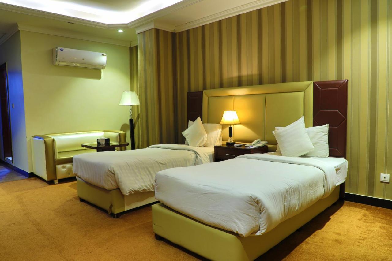 Rachna Hotel Gujranwala Exterior photo